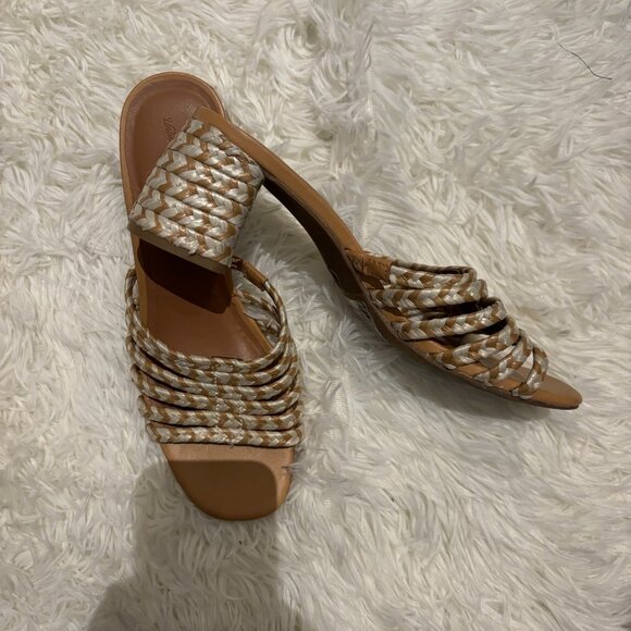 Universal Thread Block Heel Sandal | Sz 8.5 | $10 - Picture 2 of 2